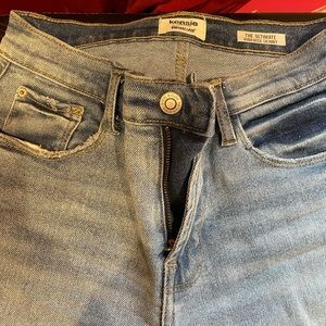 Size 0/25 Kenzie jeans